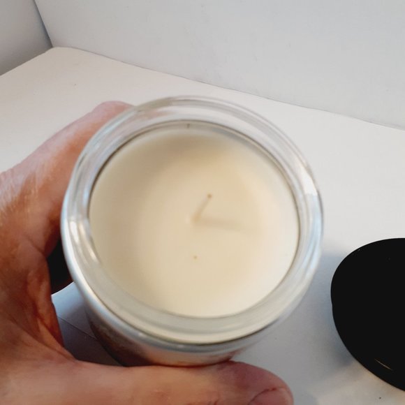 Bath & Body Works Cinnamon Caramel Swirl Candle 7 oz - Picture 3 of 10